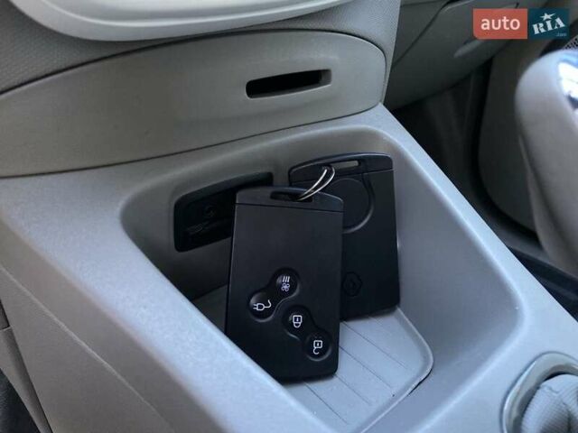 Черный Рено Зое, объемом двигателя 0 л и пробегом 25 тыс. км за 9999 $, фото 7 на Automoto.ua