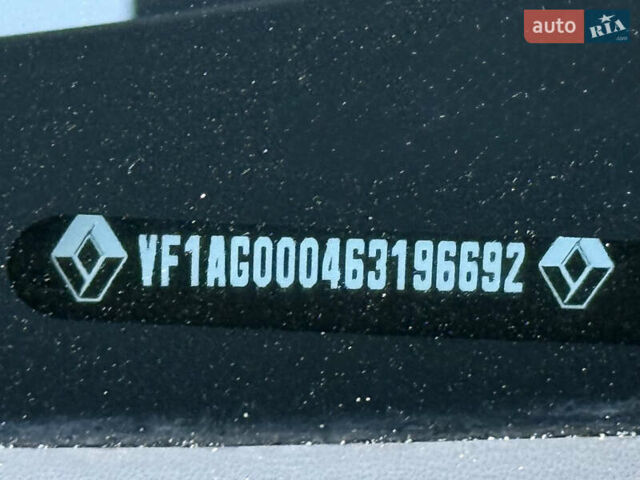 Черный Рено Зое, объемом двигателя 0 л и пробегом 110 тыс. км за 12750 $, фото 76 на Automoto.ua