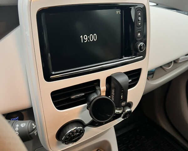 Чорний Рено Зое, об'ємом двигуна 0 л та пробігом 17 тис. км за 11500 $, фото 11 на Automoto.ua