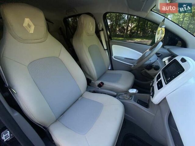 Черный Рено Зое, объемом двигателя 0 л и пробегом 25 тыс. км за 9999 $, фото 11 на Automoto.ua