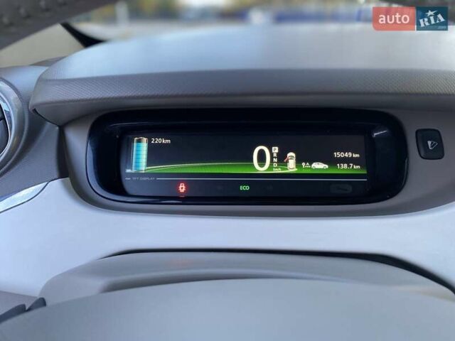 Черный Рено Зое, объемом двигателя 0 л и пробегом 15 тыс. км за 10650 $, фото 44 на Automoto.ua