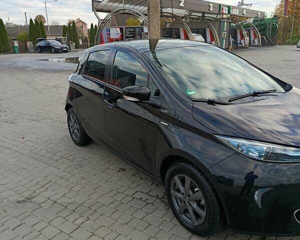 Черный Рено Зое, объемом двигателя 0 л и пробегом 51 тыс. км за 11000 $, фото 2 на Automoto.ua