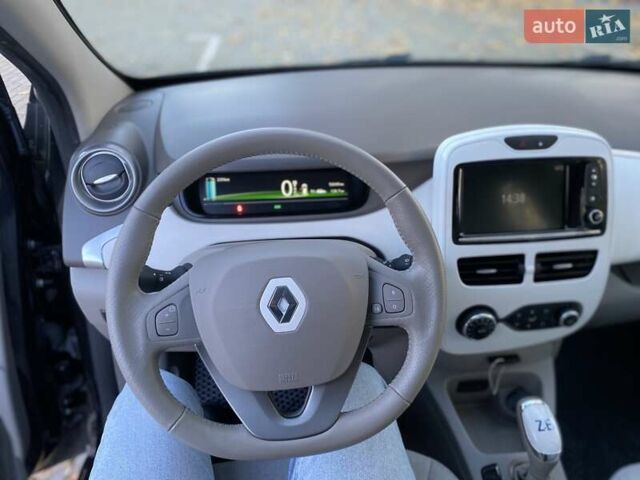 Черный Рено Зое, объемом двигателя 0 л и пробегом 15 тыс. км за 10650 $, фото 32 на Automoto.ua