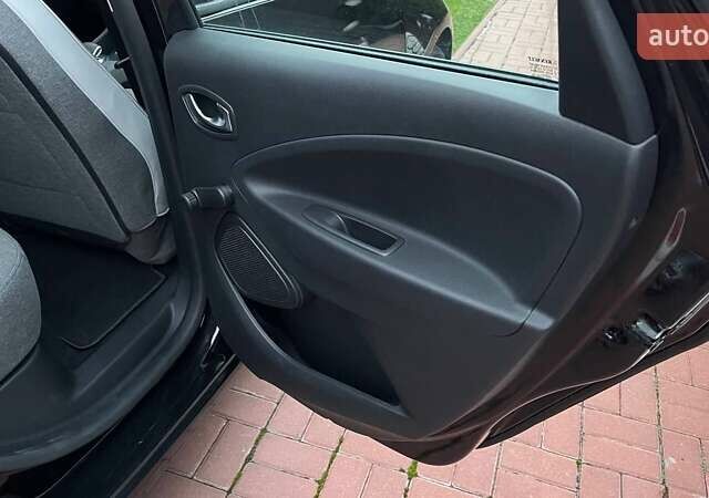 Чорний Рено Зое, об'ємом двигуна 0 л та пробігом 93 тис. км за 12900 $, фото 16 на Automoto.ua