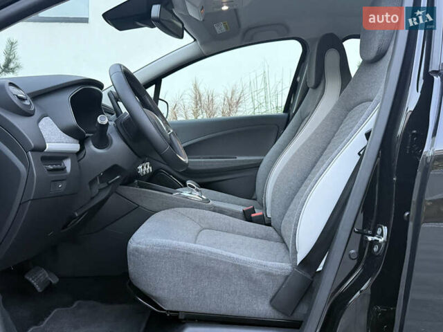 Черный Рено Зое, объемом двигателя 0 л и пробегом 110 тыс. км за 12750 $, фото 35 на Automoto.ua