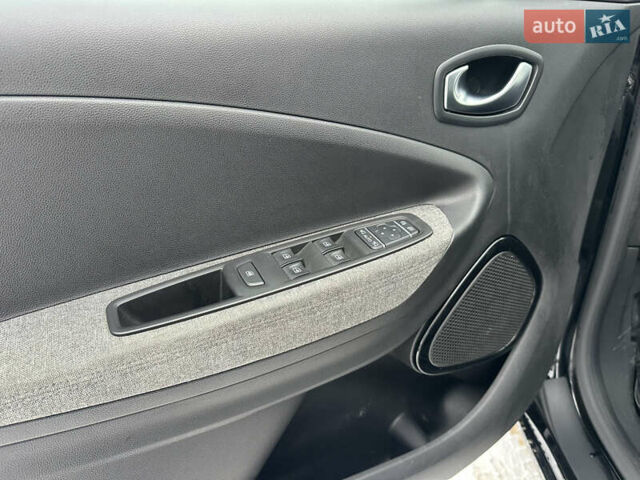 Чорний Рено Зое, об'ємом двигуна 0 л та пробігом 82 тис. км за 11900 $, фото 9 на Automoto.ua