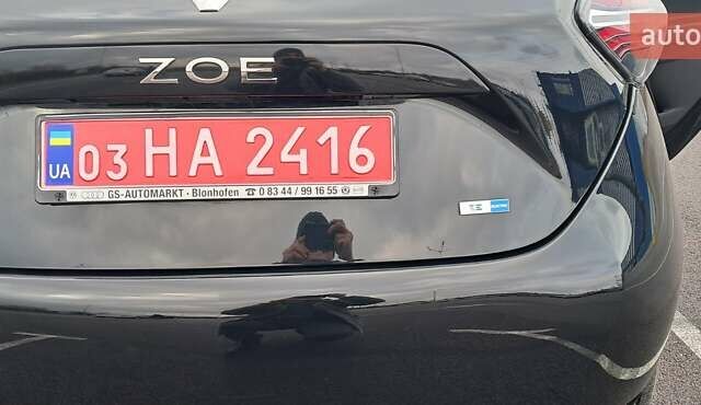 Черный Рено Зое, объемом двигателя 0 л и пробегом 39 тыс. км за 11500 $, фото 59 на Automoto.ua