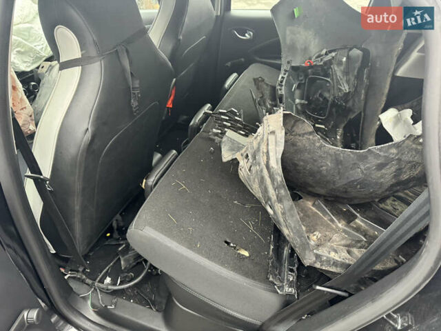 Черный Рено Зое, объемом двигателя 0 л и пробегом 45 тыс. км за 6100 $, фото 5 на Automoto.ua