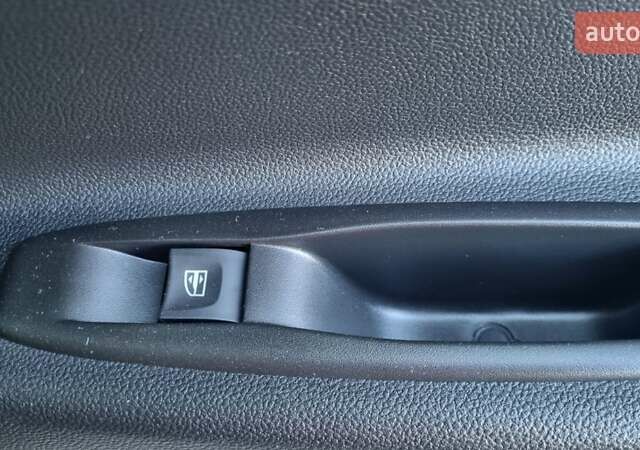 Чорний Рено Зое, об'ємом двигуна 0 л та пробігом 126 тис. км за 13500 $, фото 10 на Automoto.ua