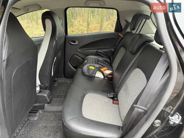 Черный Рено Зое, объемом двигателя 0 л и пробегом 123 тыс. км за 14200 $, фото 13 на Automoto.ua