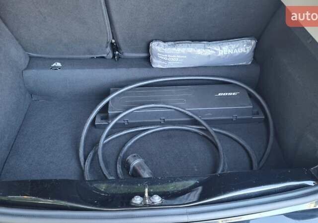 Чорний Рено Зое, об'ємом двигуна 0 л та пробігом 126 тис. км за 13500 $, фото 17 на Automoto.ua