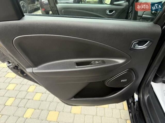 Чорний Рено Зое, об'ємом двигуна 0 л та пробігом 30 тис. км за 13900 $, фото 53 на Automoto.ua