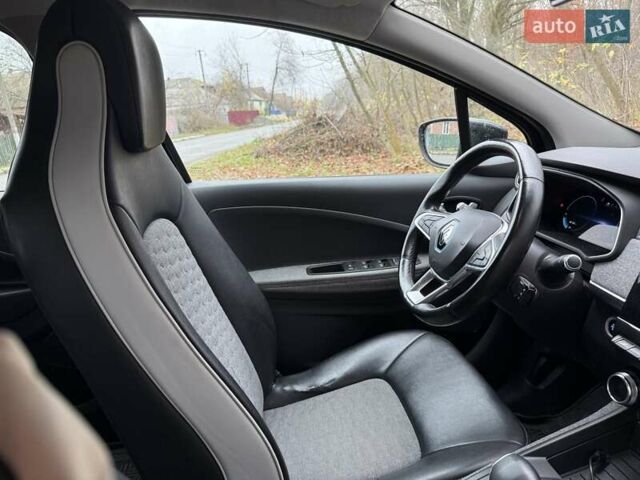 Черный Рено Зое, объемом двигателя 0 л и пробегом 123 тыс. км за 14200 $, фото 12 на Automoto.ua