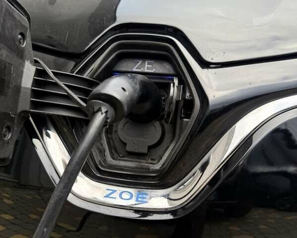 Чорний Рено Зое, об'ємом двигуна 0 л та пробігом 30 тис. км за 13900 $, фото 27 на Automoto.ua