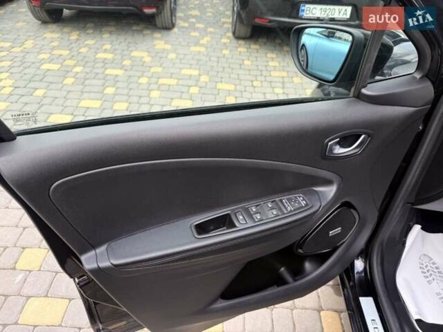 Чорний Рено Зое, об'ємом двигуна 0 л та пробігом 30 тис. км за 13900 $, фото 44 на Automoto.ua
