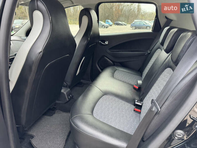 Черный Рено Зое, объемом двигателя 0 л и пробегом 125 тыс. км за 11999 $, фото 66 на Automoto.ua