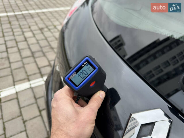 Черный Рено Зое, объемом двигателя 0 л и пробегом 125 тыс. км за 11999 $, фото 97 на Automoto.ua