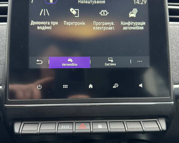 Черный Рено Зое, объемом двигателя 0 л и пробегом 125 тыс. км за 11999 $, фото 56 на Automoto.ua