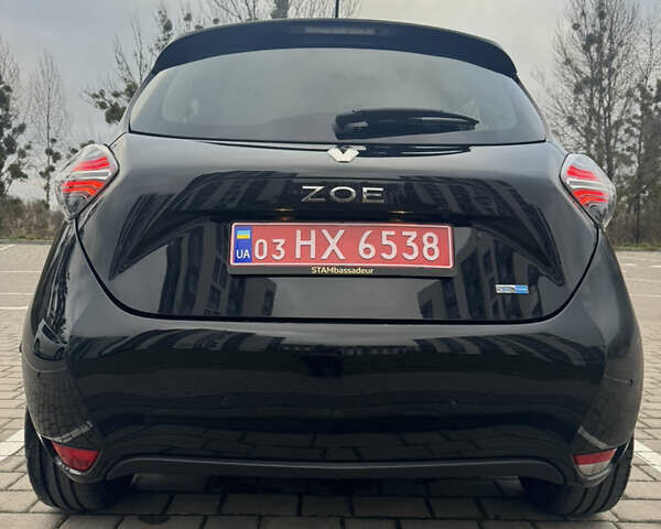 Черный Рено Зое, объемом двигателя 0 л и пробегом 125 тыс. км за 11999 $, фото 15 на Automoto.ua