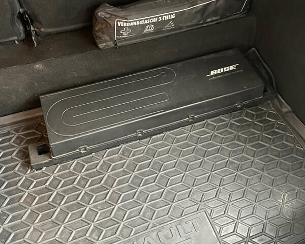 Черный Рено Зое, объемом двигателя 0 л и пробегом 90 тыс. км за 14500 $, фото 13 на Automoto.ua