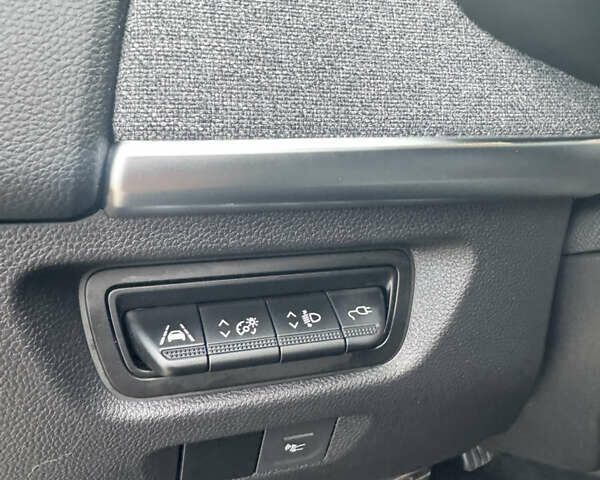 Черный Рено Зое, объемом двигателя 0 л и пробегом 125 тыс. км за 11999 $, фото 38 на Automoto.ua