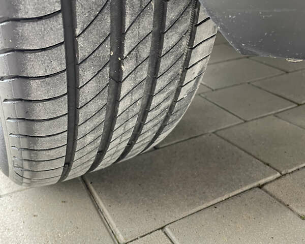 Черный Рено Зое, объемом двигателя 0 л и пробегом 90 тыс. км за 14500 $, фото 8 на Automoto.ua