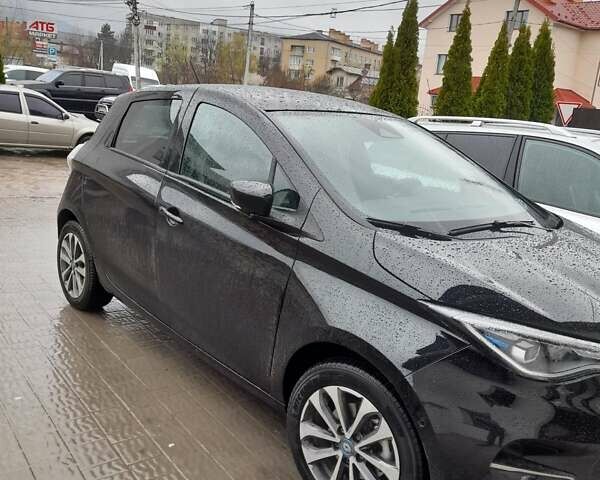 Черный Рено Зое, объемом двигателя 0 л и пробегом 12 тыс. км за 14599 $, фото 2 на Automoto.ua