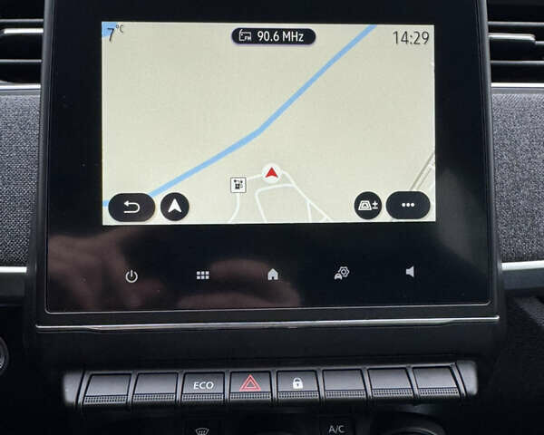 Черный Рено Зое, объемом двигателя 0 л и пробегом 125 тыс. км за 11999 $, фото 55 на Automoto.ua