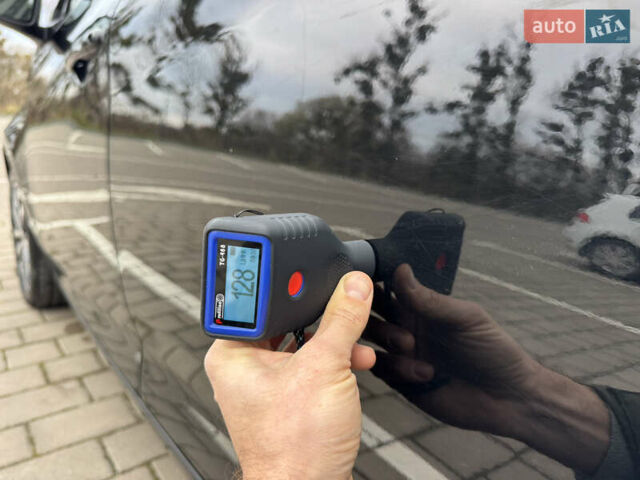 Черный Рено Зое, объемом двигателя 0 л и пробегом 125 тыс. км за 11999 $, фото 95 на Automoto.ua