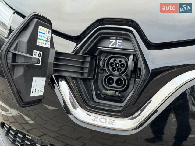 Черный Рено Зое, объемом двигателя 0 л и пробегом 125 тыс. км за 11999 $, фото 91 на Automoto.ua