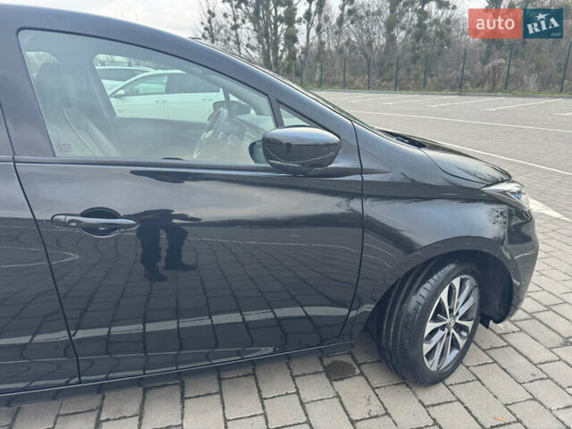 Черный Рено Зое, объемом двигателя 0 л и пробегом 125 тыс. км за 11999 $, фото 25 на Automoto.ua