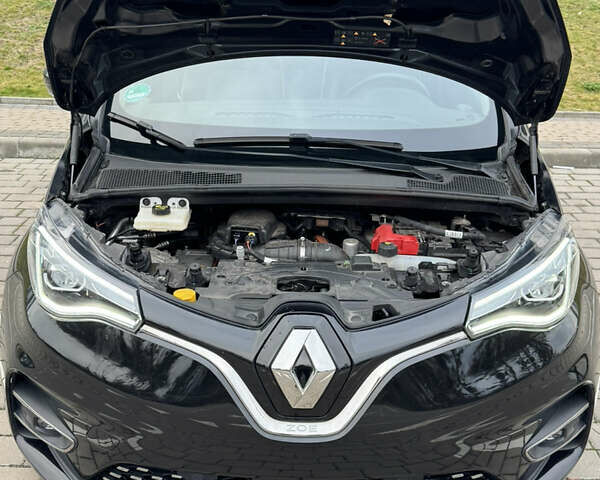 Черный Рено Зое, объемом двигателя 0 л и пробегом 125 тыс. км за 11999 $, фото 80 на Automoto.ua