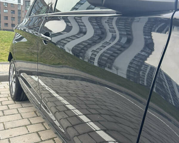 Черный Рено Зое, объемом двигателя 0 л и пробегом 125 тыс. км за 11999 $, фото 28 на Automoto.ua