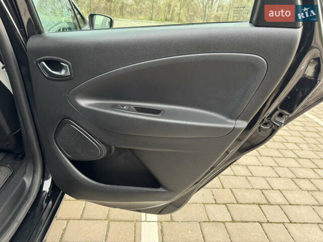 Черный Рено Зое, объемом двигателя 0 л и пробегом 125 тыс. км за 11999 $, фото 68 на Automoto.ua