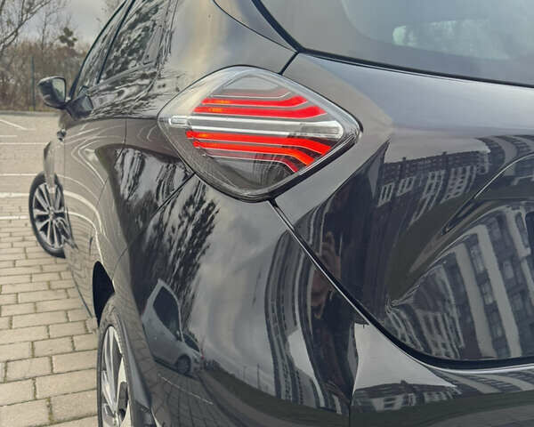 Черный Рено Зое, объемом двигателя 0 л и пробегом 125 тыс. км за 11999 $, фото 18 на Automoto.ua