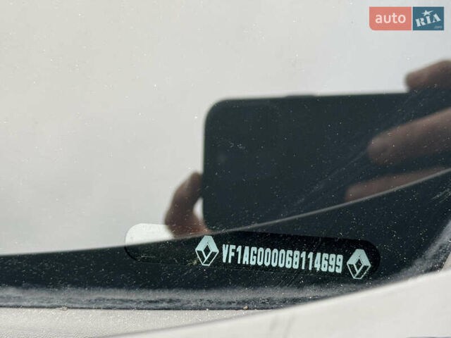 Черный Рено Зое, объемом двигателя 0 л и пробегом 125 тыс. км за 11999 $, фото 78 на Automoto.ua