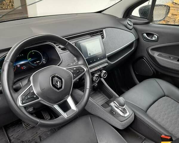 Черный Рено Зое, объемом двигателя 0 л и пробегом 12 тыс. км за 14599 $, фото 5 на Automoto.ua