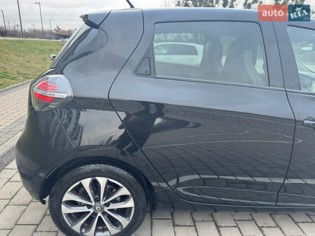 Черный Рено Зое, объемом двигателя 0 л и пробегом 125 тыс. км за 11999 $, фото 24 на Automoto.ua