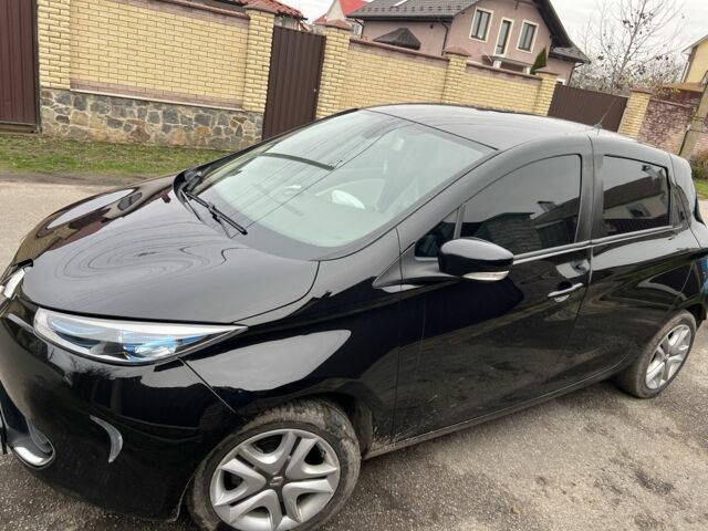 Черный Рено Зое, объемом двигателя 0 л и пробегом 106 тыс. км за 9400 $, фото 3 на Automoto.ua