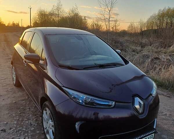 Фиолетовый Рено Зое, объемом двигателя 0 л и пробегом 135 тыс. км за 8800 $, фото 1 на Automoto.ua