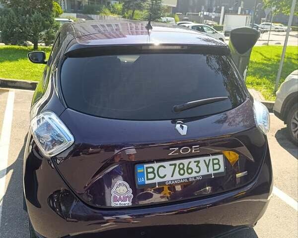 Фиолетовый Рено Зое, объемом двигателя 0 л и пробегом 96 тыс. км за 11200 $, фото 12 на Automoto.ua