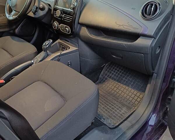 Фиолетовый Рено Зое, объемом двигателя 0 л и пробегом 135 тыс. км за 8800 $, фото 7 на Automoto.ua