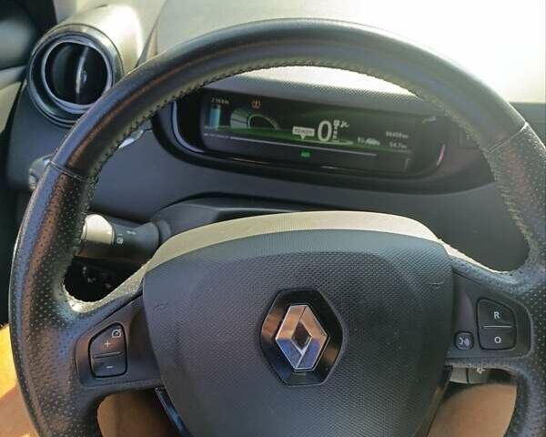Фиолетовый Рено Зое, объемом двигателя 0 л и пробегом 96 тыс. км за 11200 $, фото 1 на Automoto.ua