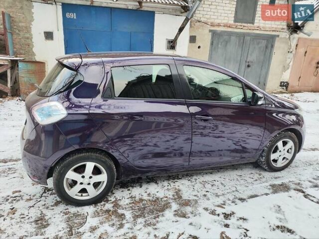 Фиолетовый Рено Зое, объемом двигателя 0 л и пробегом 130 тыс. км за 9300 $, фото 1 на Automoto.ua