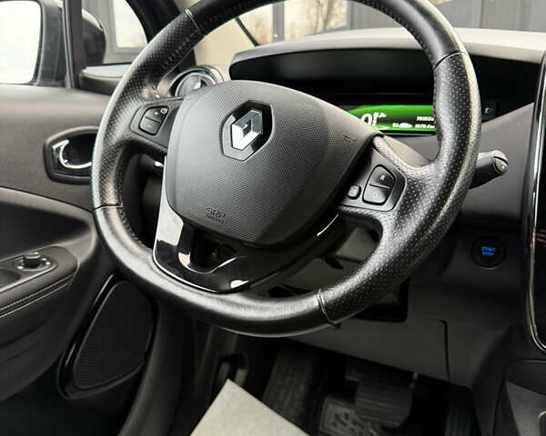 Фіолетовий Рено Зое, об'ємом двигуна 0 л та пробігом 79 тис. км за 10699 $, фото 25 на Automoto.ua