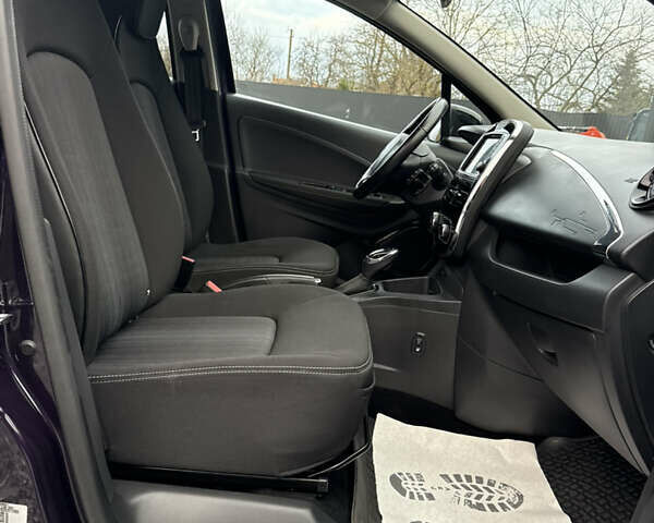 Фіолетовий Рено Зое, об'ємом двигуна 0 л та пробігом 79 тис. км за 10699 $, фото 32 на Automoto.ua