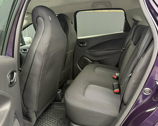 Фіолетовий Рено Зое, об'ємом двигуна 0 л та пробігом 79 тис. км за 10699 $, фото 29 на Automoto.ua