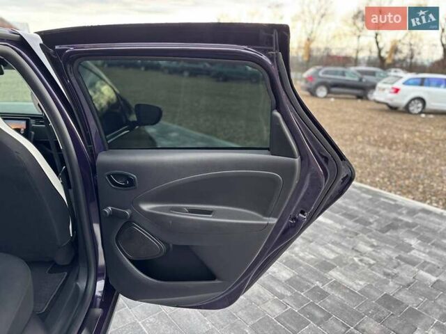 Фиолетовый Рено Зое, объемом двигателя 0 л и пробегом 89 тыс. км за 11899 $, фото 35 на Automoto.ua