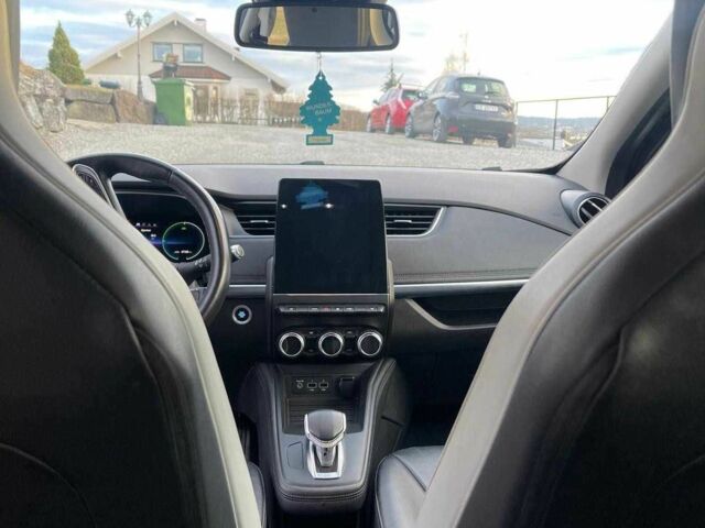 Фиолетовый Рено Зое, объемом двигателя 0 л и пробегом 48 тыс. км за 11000 $, фото 15 на Automoto.ua