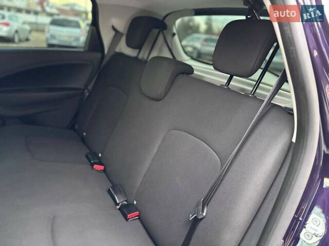Фиолетовый Рено Зое, объемом двигателя 0 л и пробегом 89 тыс. км за 11899 $, фото 27 на Automoto.ua